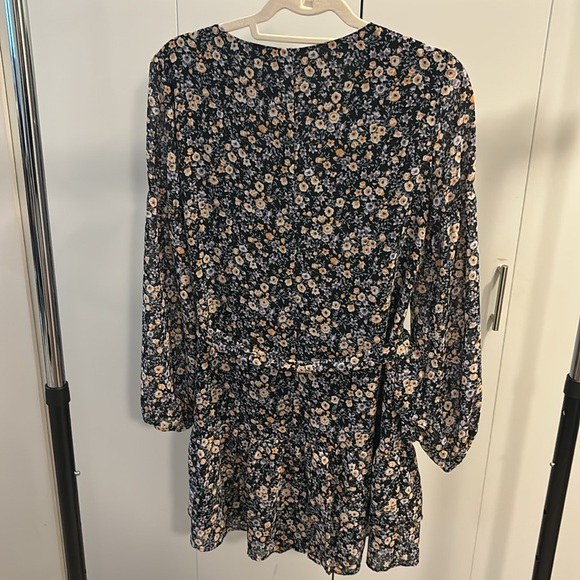 Dynamite - Long Sleeve Dress - Medium - Picture 2 of 4